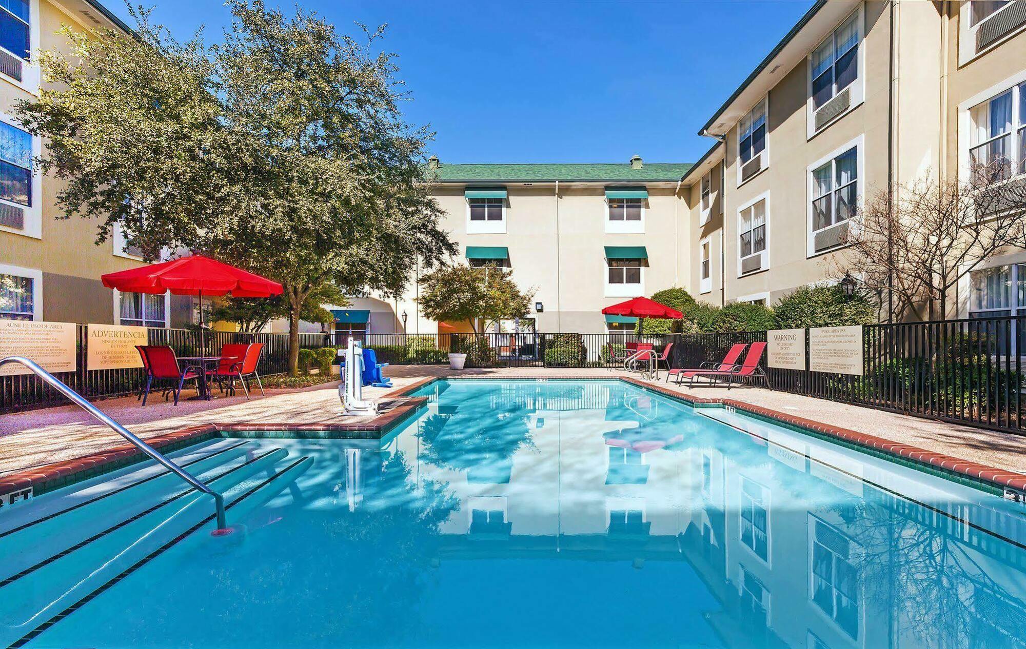 Candlewood Suites Dallas Market Center-Love Field By Ihg Dış mekan fotoğraf